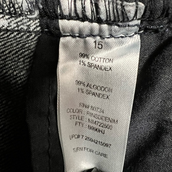 Miley Cyrus shorts - Picture 6 of 6